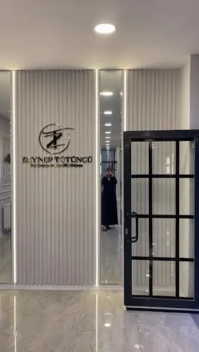 Zeynep Tütüncü Saç Tasarım ve Güzellik Stüdyosu