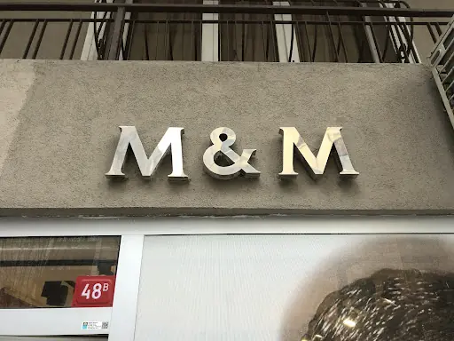 M & M ERKEK KUAFÖRÜ 4