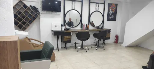 Muzaffer Bayan Kuaförü 4
