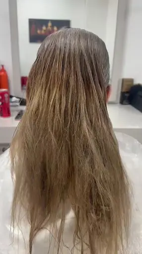 Follow Kuafor Taxim Hairdresser – Tırnak / Nail Studio, Beyoğlu, İstanbul (3. fotoğraf)