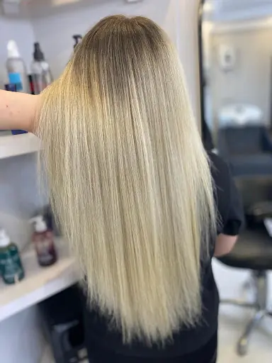 Dua Hairdresser & Makeup Artist Zeynep Peközer 2