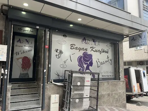 Arna Bayan Kuaförü Ve Güzellik Salonu – Tırnak / Nail Studio, Esenler, İstanbul