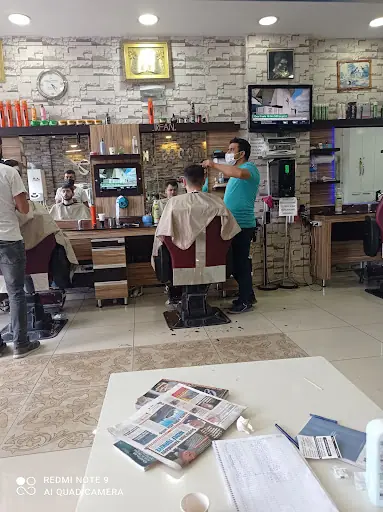Mooss Erkek Kuaförü & Güzellik Salonu 4