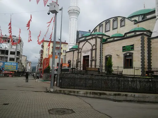 Beşikdüzü Merkez Cami 2