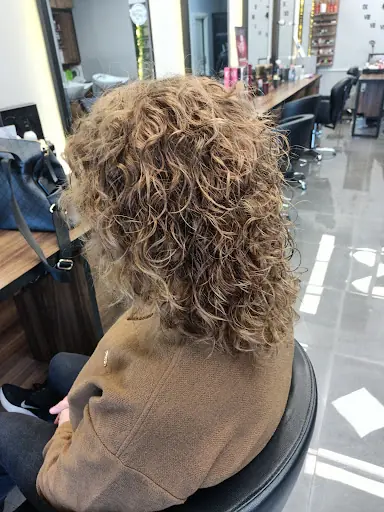 Muharrem Durdu - Woman Coiffeur