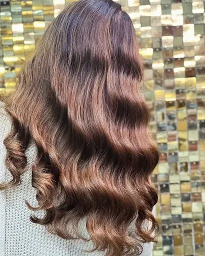 Kars Salon Sakine Kuaför &Güzellik Salonu 2