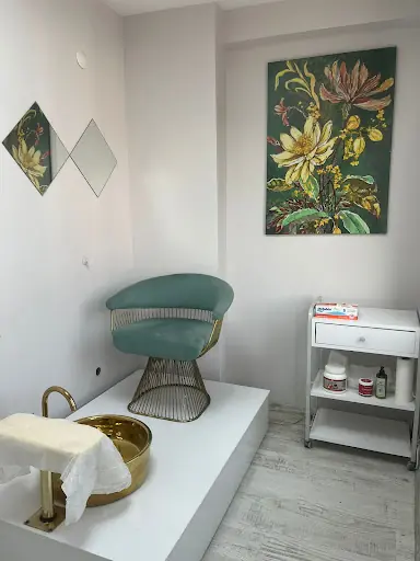 CEREN KIZILKUM GÜZELLİK & NAİL BAR