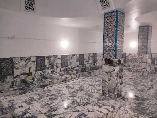 Yıldız Termal Tesisleri Havuzlu Sauna Kaplıca Hamamları
