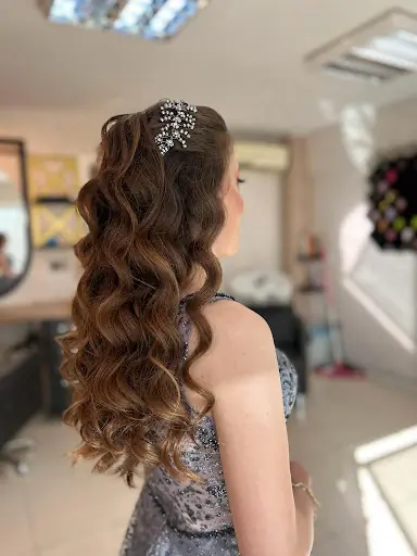Zeynep Bayan Kuaförü