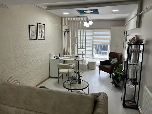 Seray Durgut Premium Nail Bar 3