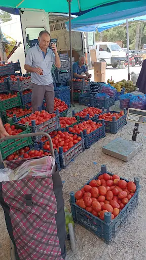 Karahallı Pazar Alanı 4