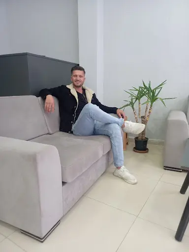 Salon Özhan