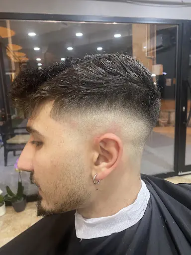 Serkan Bal Erkek Kuaförü 4