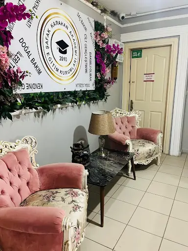 Şafak Karahan Akademi Güzellik Salonu 2