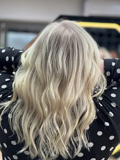 Aşir Özcan Hair Saloon 2
