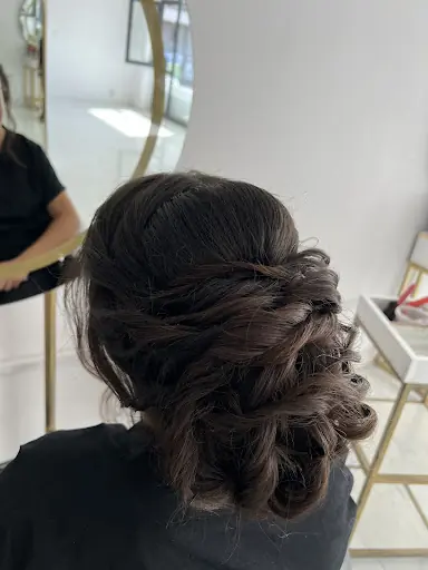 AYŞEGÜL BAYAN KUAFÖR 2