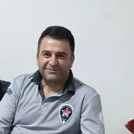 kardeșler Bayan Kuaförü