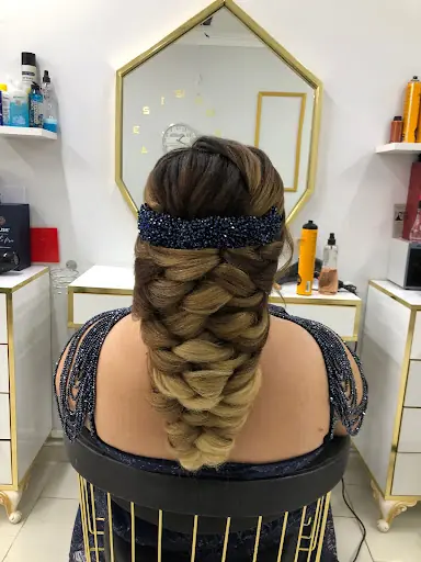 Öyküm Kuaför Güzellik ve Ağda Salonu 4