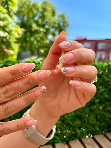 Ayşin Ege Nail Lounge Protez Tırnak