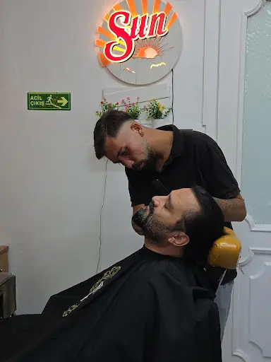 Aşgın bay& bayan kuaför 2