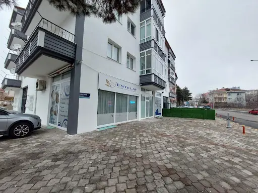 ESTELAY GÜZELLİK MERKEZİ 3