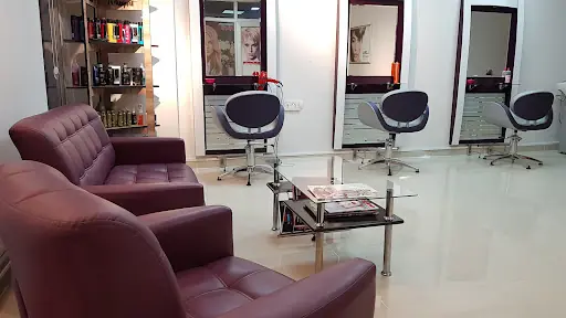 Lora Bayan Kuaförü 4