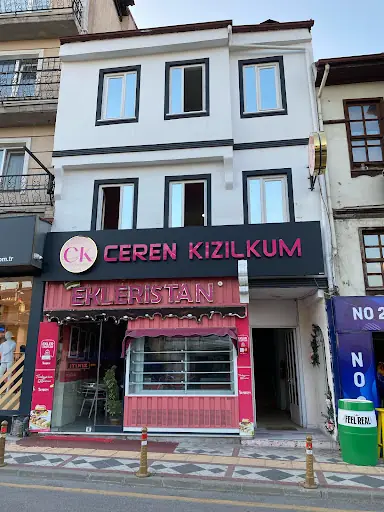 CEREN KIZILKUM GÜZELLİK & NAİL BAR 3