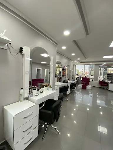 ÖZ&ÜM BEAUTY CENTER 3