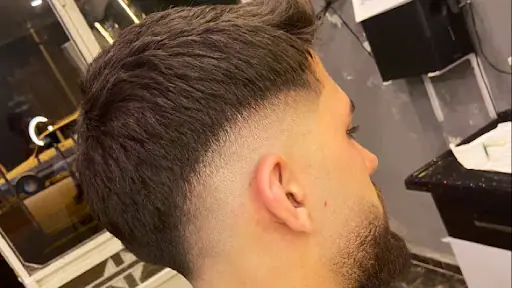 Saloon ezel 2