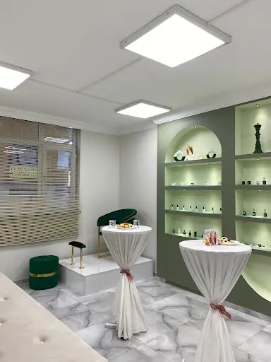 Ümran Türkmen Make-Up & Beauty Studio