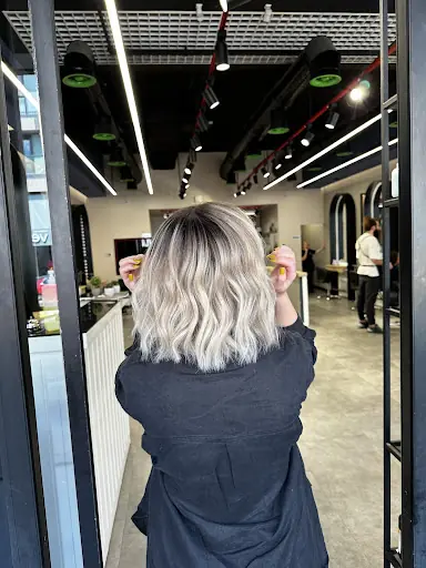 KLEIN HAIR STUDIO 4