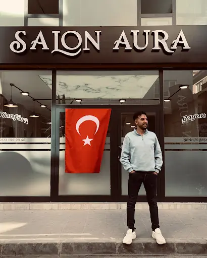 SALON AURA