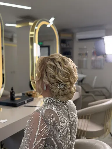Kader Akçay Hair Make Up Studio 3