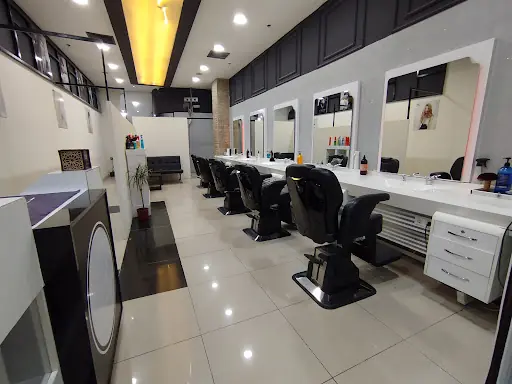 VOGUE BAY BAYAN KUAFÖR SALONU İYAŞ PARK 4