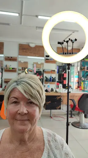 Tolga Red Hairdresser 3
