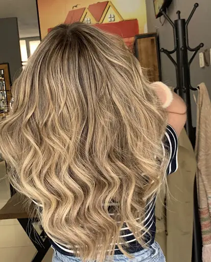 Salon Yeşilkōy 2 Bayan Kuaförü 2