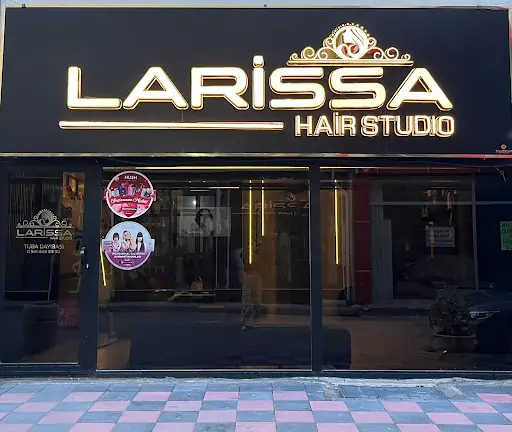Larissa Bayan Kuaförü