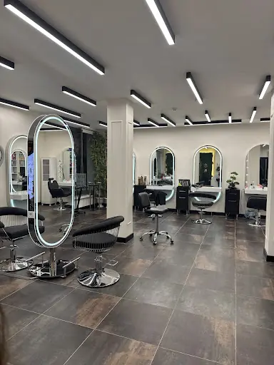 Tolga Atlı Hair Studio 4