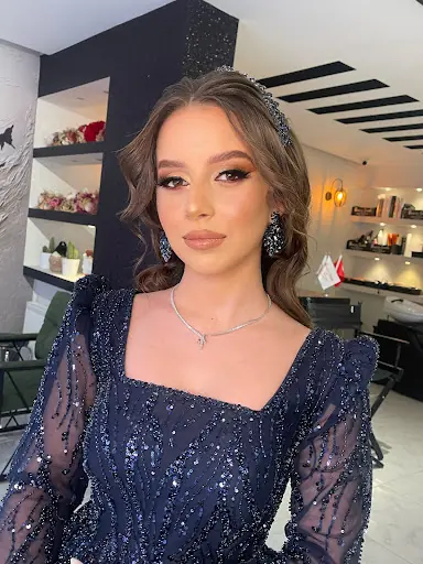 BURCU ŞANLI VIP HAİR MAKEUP STUDİO Gelin,Kına,Nişan,Söz Başı Saçı Türbanı Makyajı 3