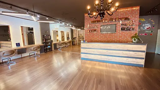 SALOON INSIDE 2