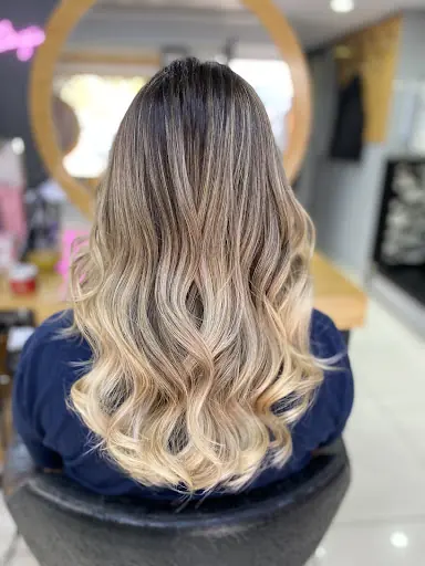 Ayşe Gülcü Hair Make up 4