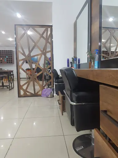 Gülten Karadağ Saç ve Güzellik Merkezi 3