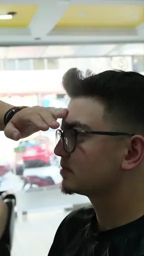KuAFöR(CE) Man Hair Stüdio ( Tanınmış,Ünlü Kuaför ) 3