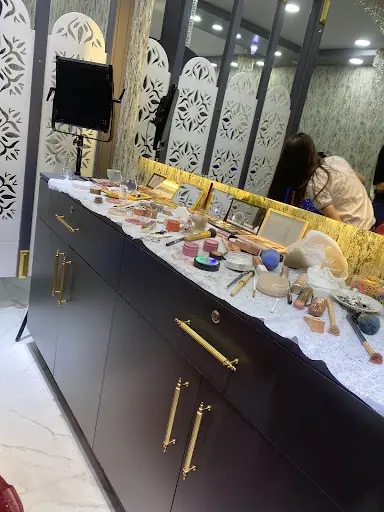 NK HANEDAN GÜZELLİK VE KUAFÖR SALONU