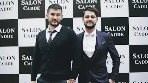 SALON CADDE 2