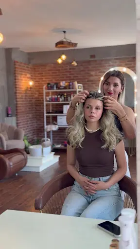 GÖZDE ÇAĞLAR HAİR & MAKE UP 3