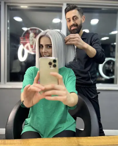 İlhan Akkaya Kuaför