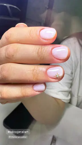 Manisa Miss Coco güzellik salonu , ipek kirpik, protez tırnak , kalıcı makyaj, altın oran kaş, sir agda 3
