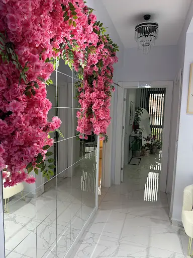 ZZ Beauty Center 3