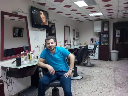 USTA ELLER GÜZELLİK SALONU 3